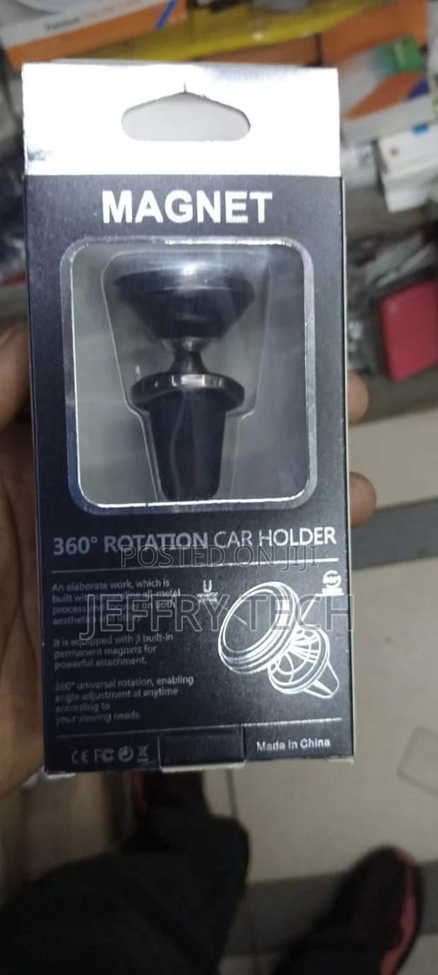 Universal Magnetic 360 Degree Rotation Mini Car Air Vent Hol