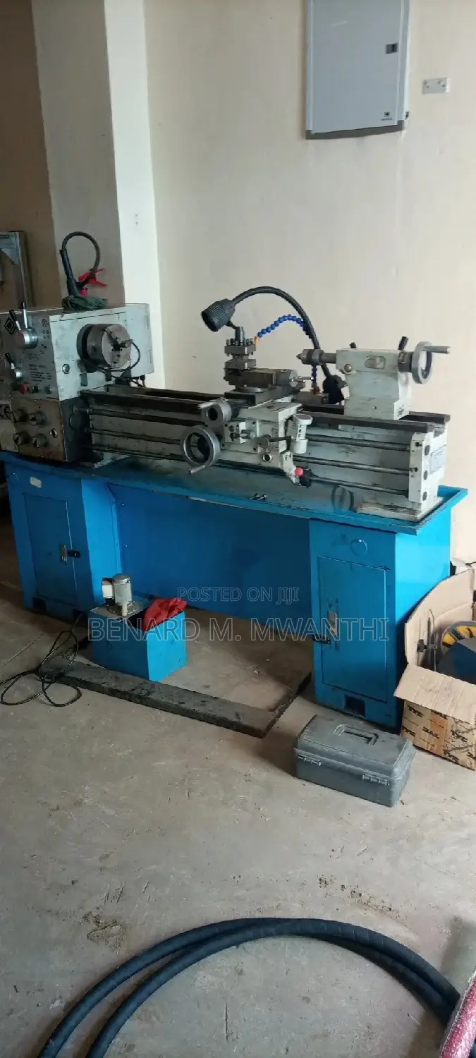 Metal Lathe Machine