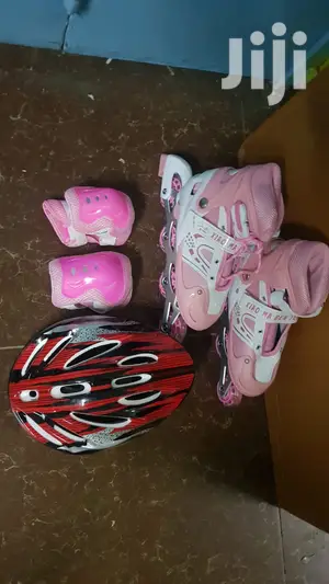 Skates Shoe,Helmet and Protective Hands Gear