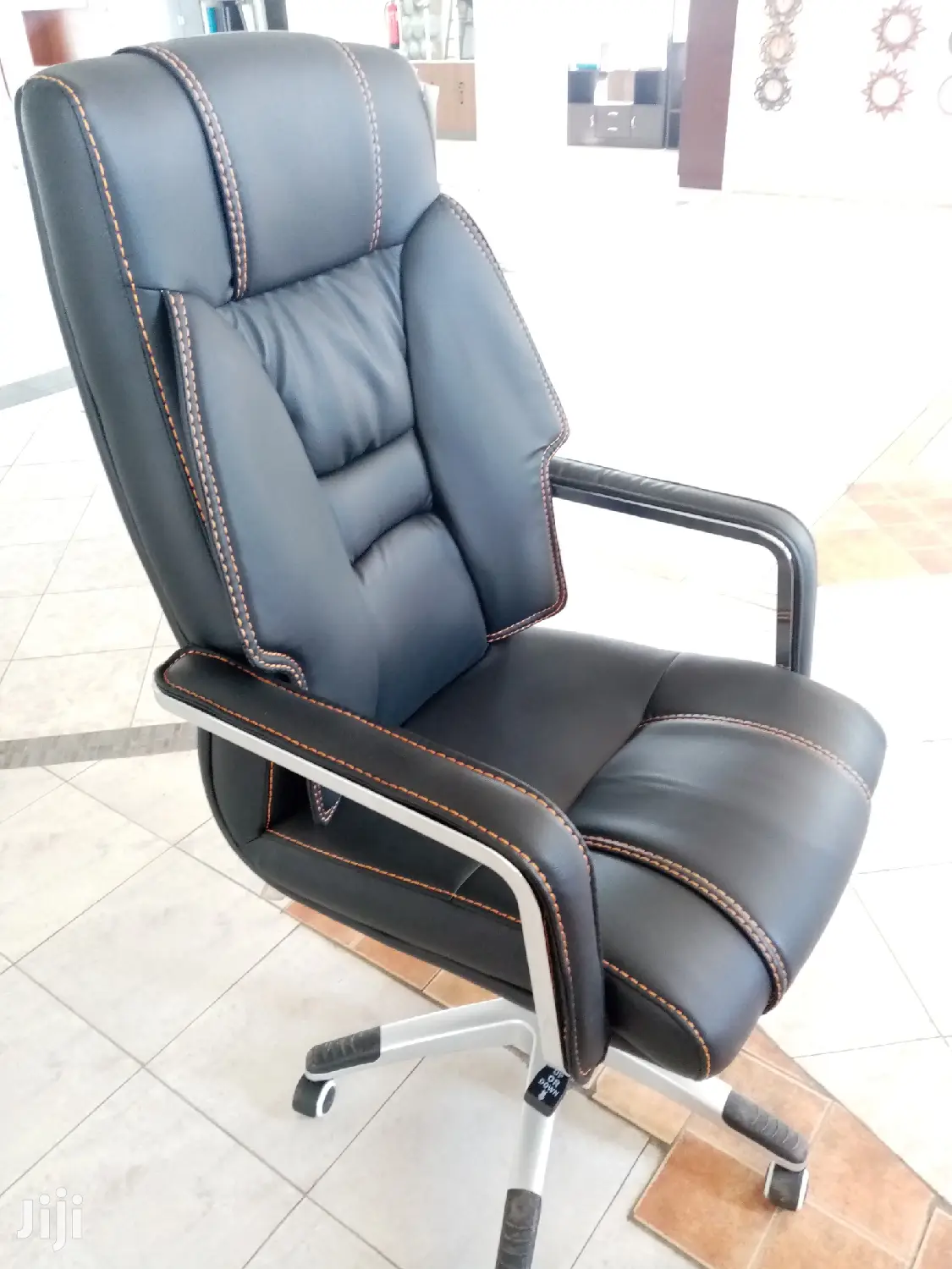 Executive Office Seat