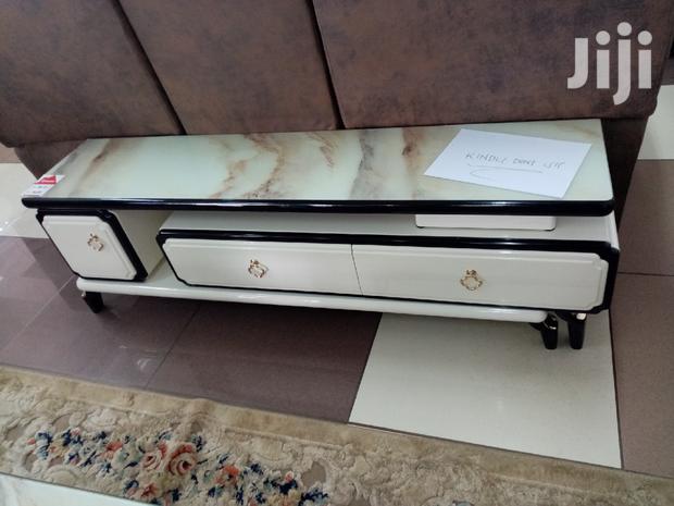 Extendable TV Stand