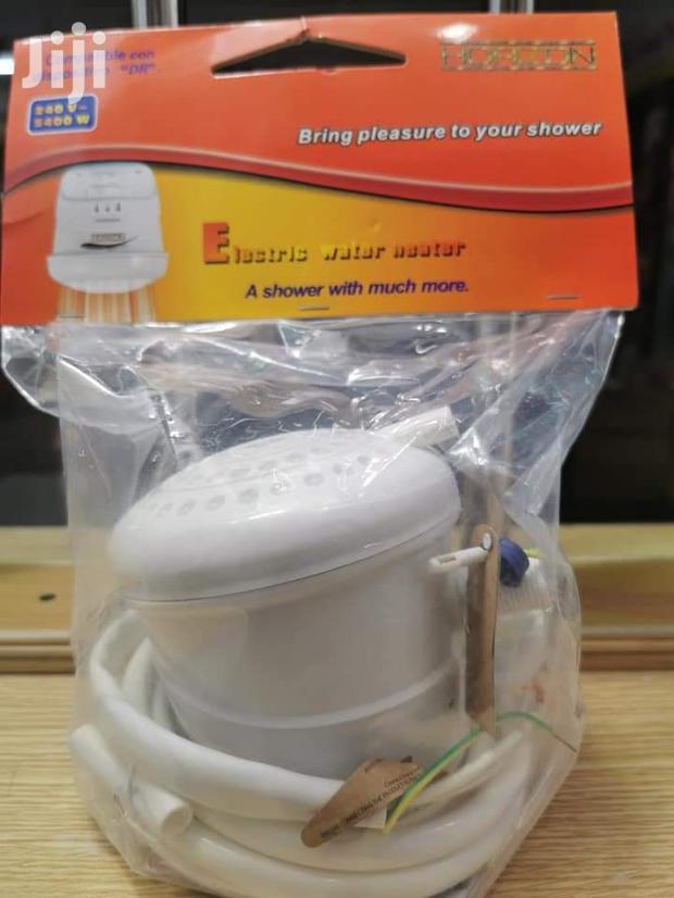 Horizon Shower Head - main view