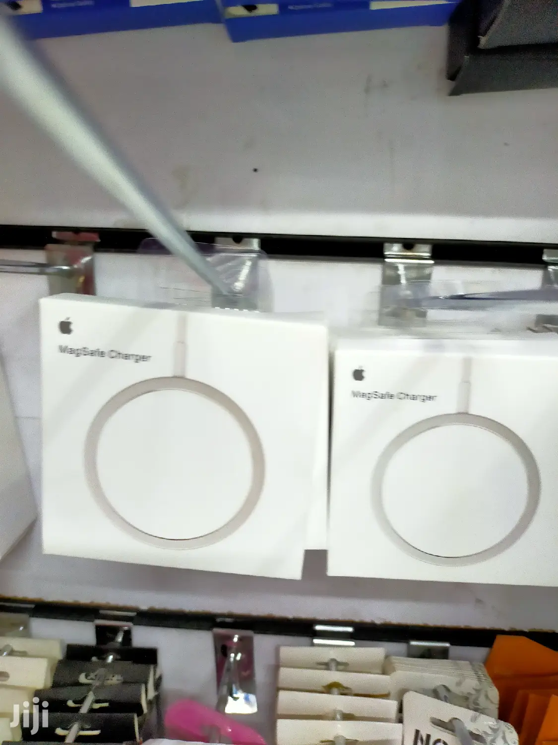 Wireless Magisafe Charger-09