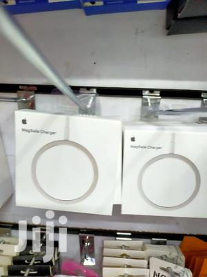 Wireless Magisafe Charger-09 - main view