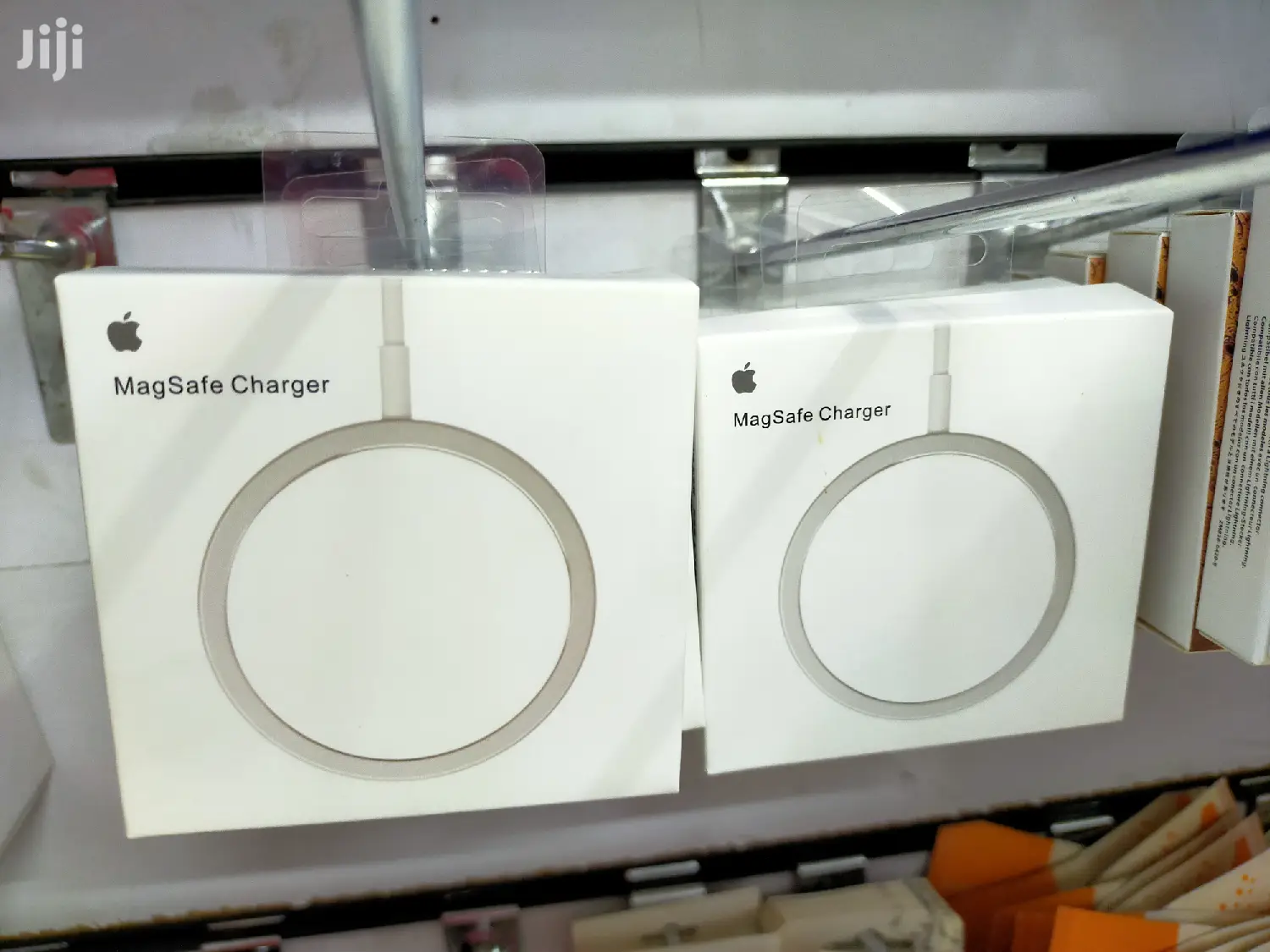 Wireless Magisafe Charger-09