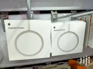 Wireless Magisafe Charger-09