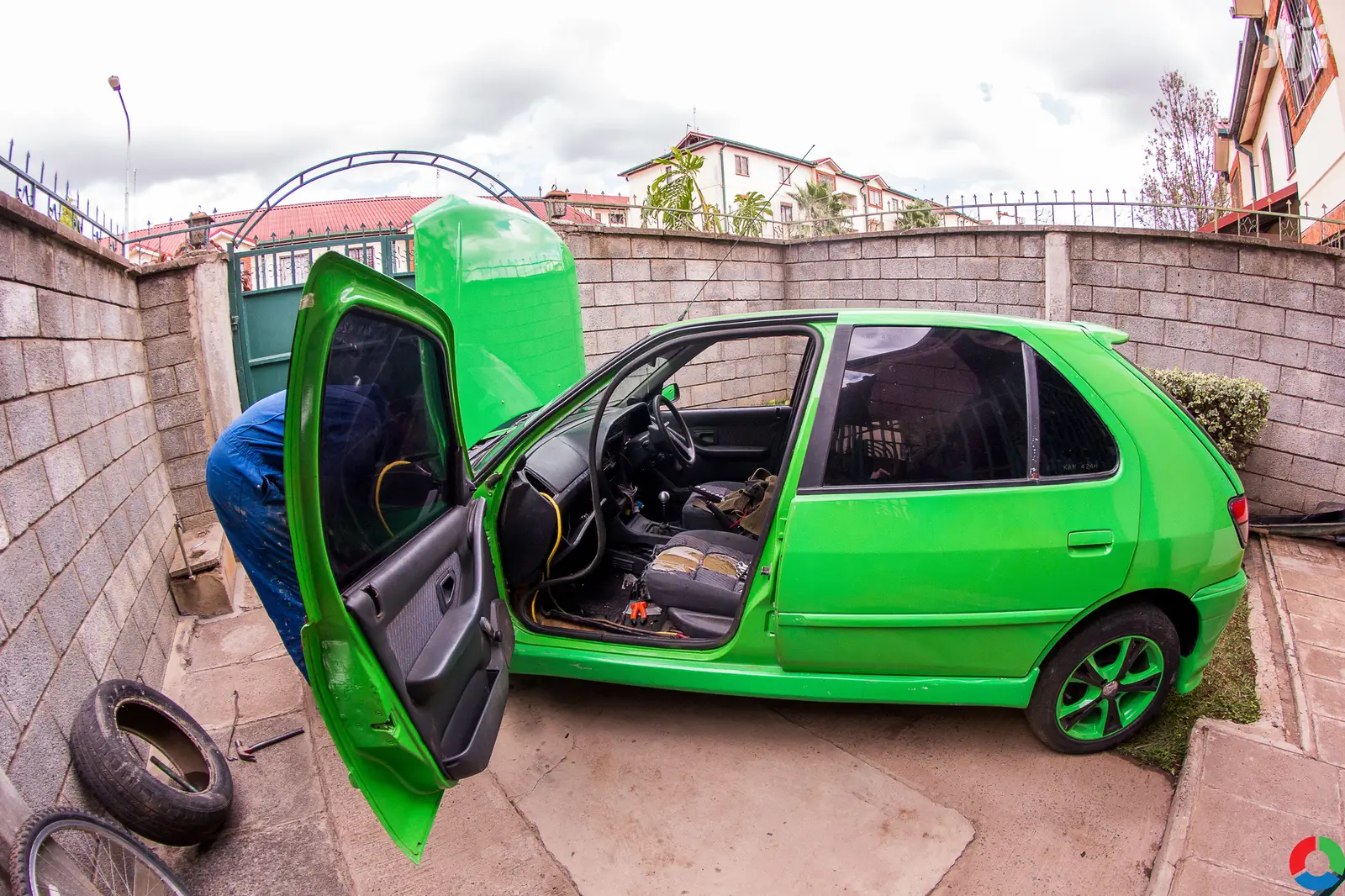 Car Audio Installation With Fiberglass Integration