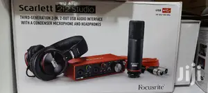 Scarlett 2i2 Studio Audio+Headset+Condenser Microphone
