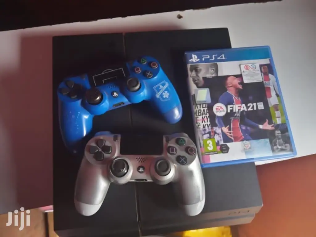 PS4 Standard, Fifa21, 2 Pads