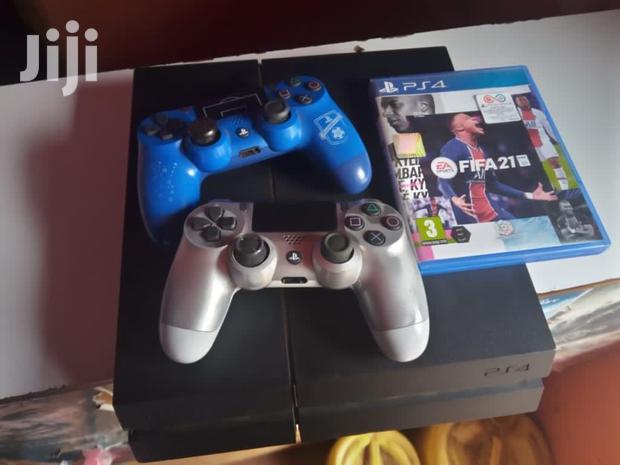 PS4 Standard, Fifa21, 2 Pads - main view