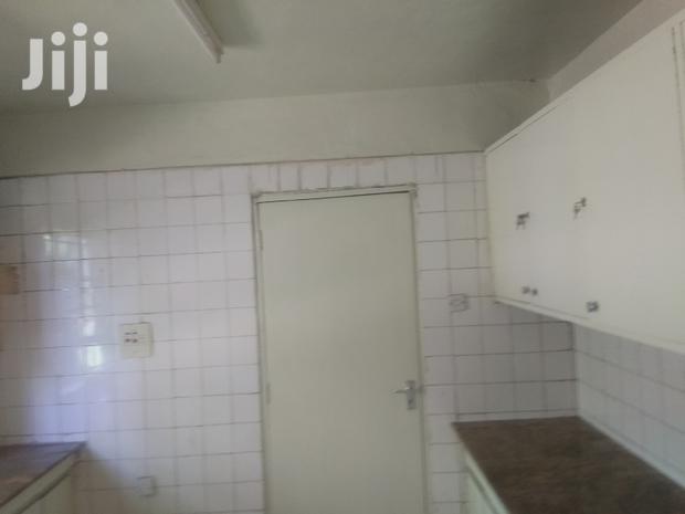 3bedroomed Spacious Maisonette+Dsq to Let Kileleshwa