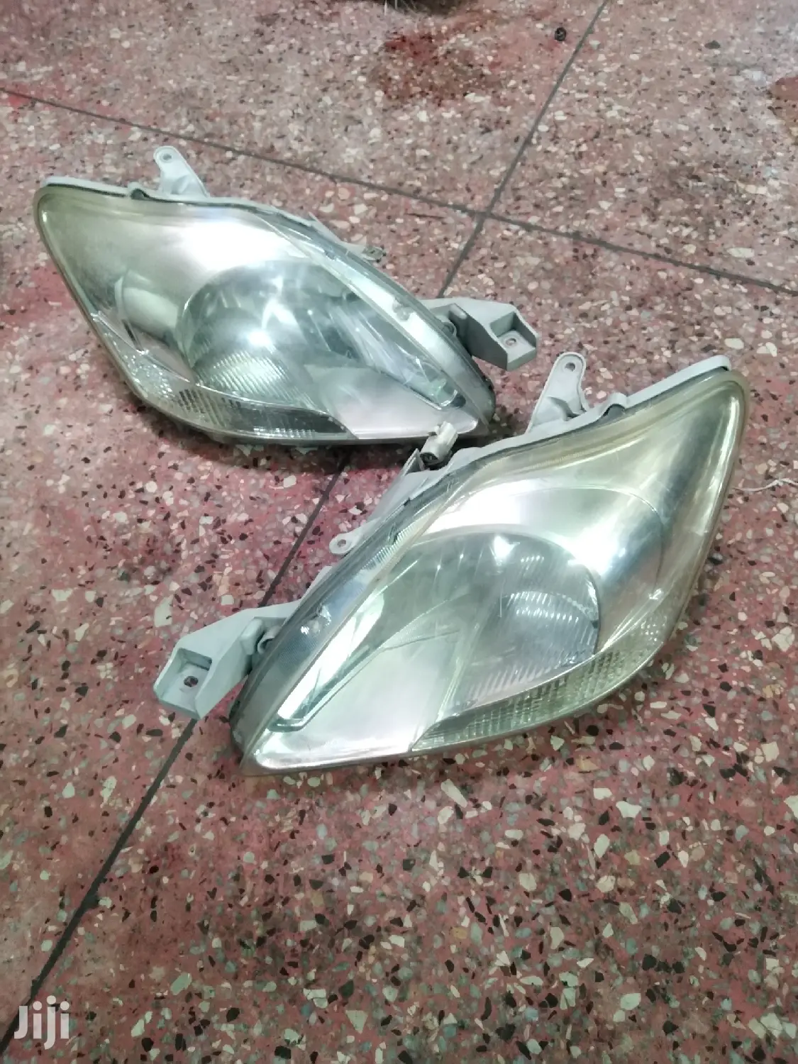 Toyota Belta Headlights