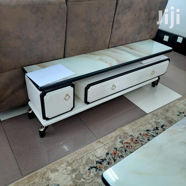 Extendable TV Stand