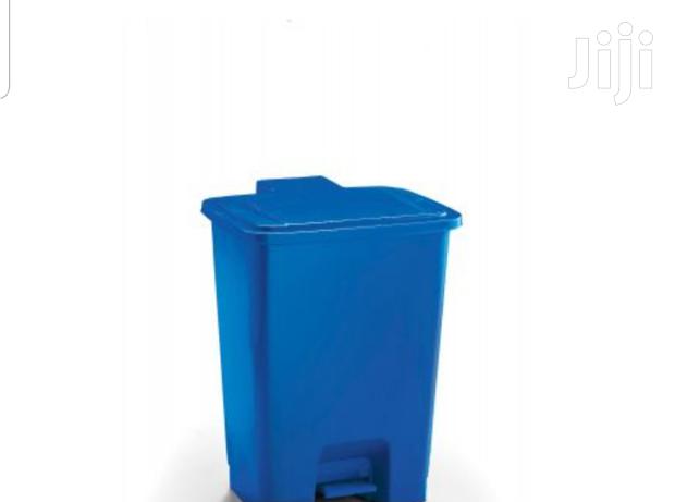 30litre Plastic Pedal Bin - thumbnail 3