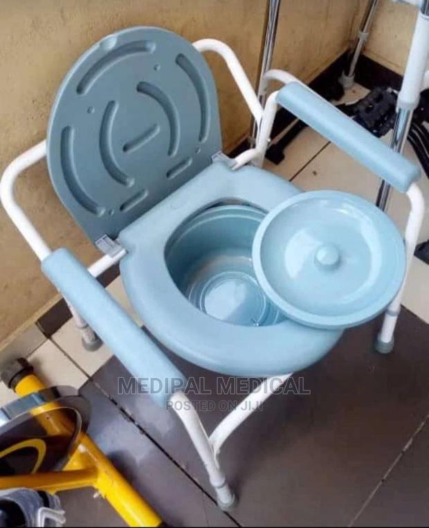 Commode Chair - main view