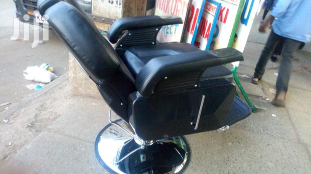 Executive Barber Chair - thumbnail 2