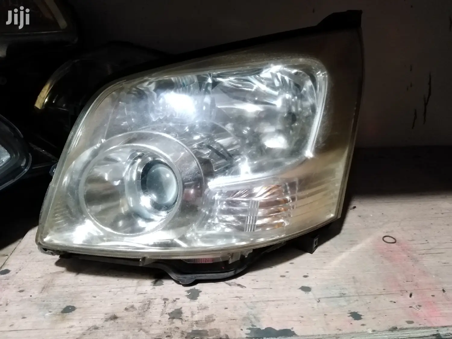 Noah 2008 Headlights Xenon