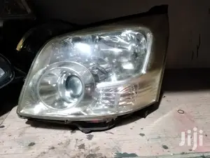 Noah 2008 Headlights Xenon