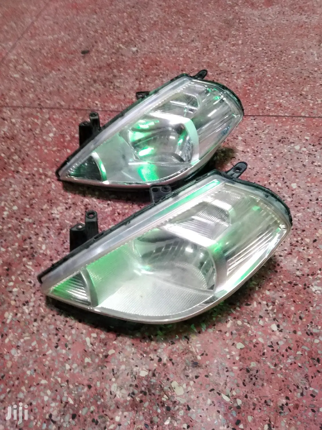 Nissan Tiida Headlights