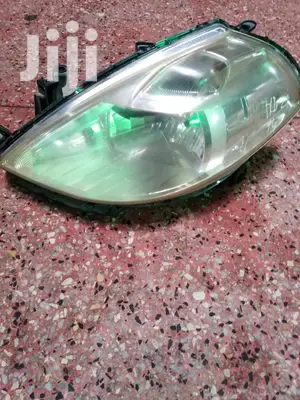 Nissan Tiida 2010 Model Headlights