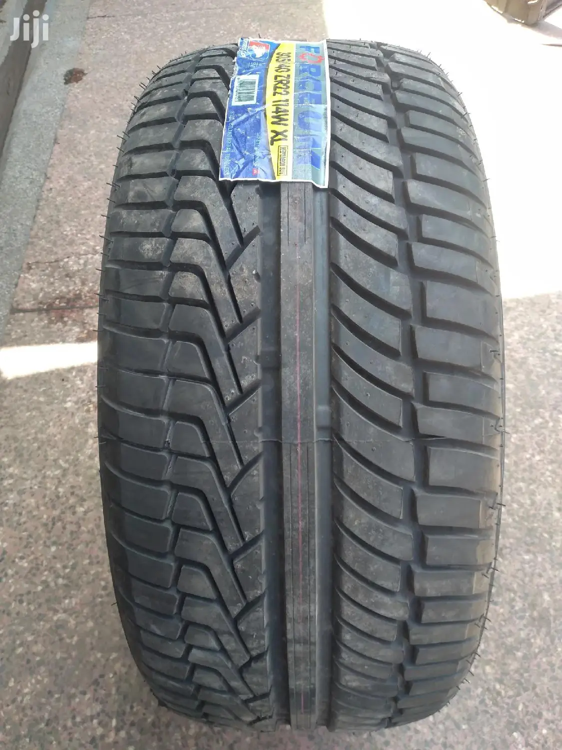 Forceum Tires Sizes 305/40r22 Made in Indonesia.