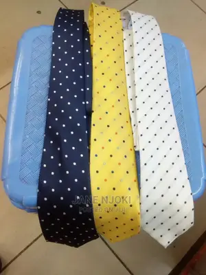 Porker Dot Tie