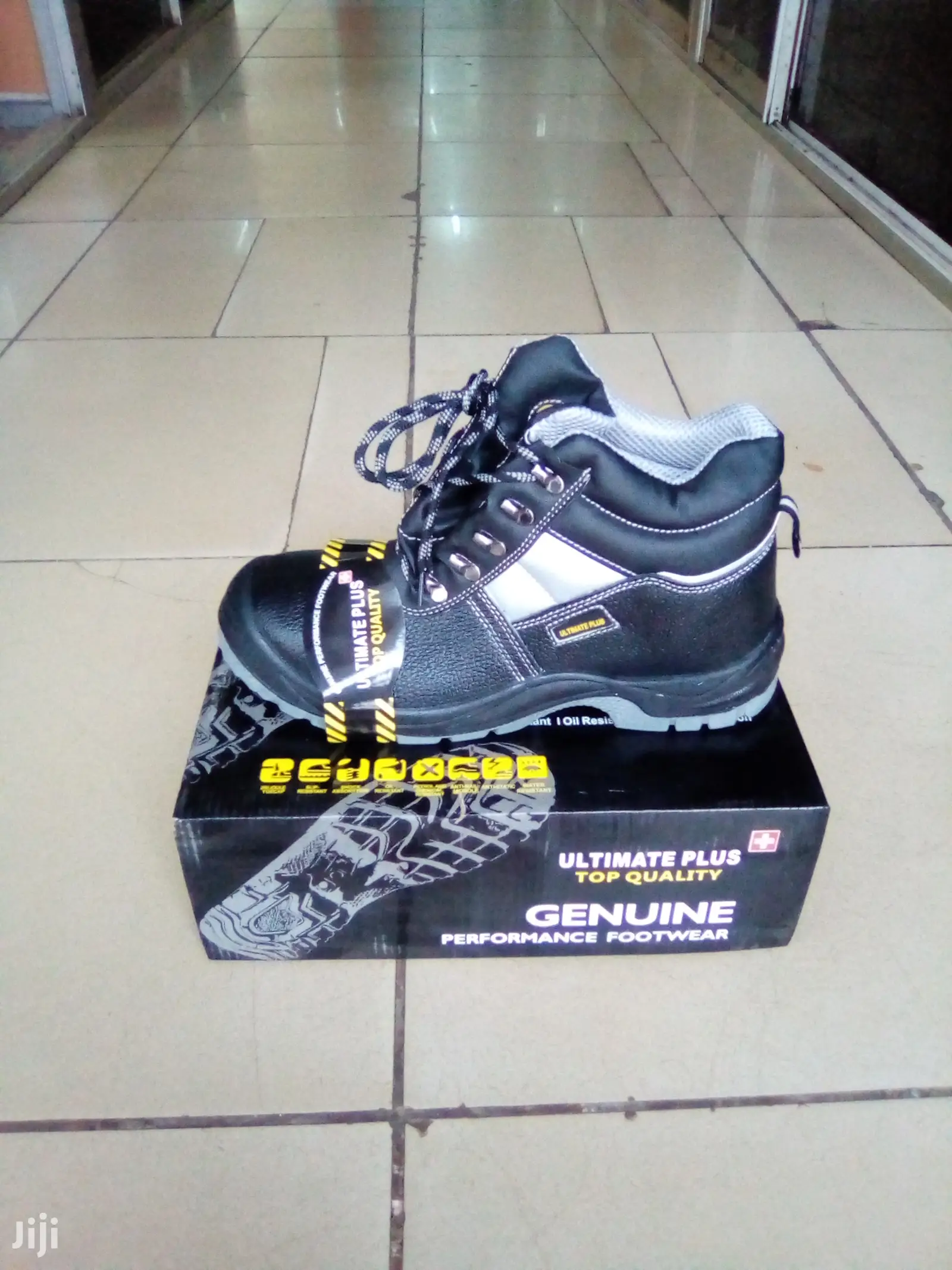 Ultimate Plus Safety Shoe/ Work Boot/ Work Shoe