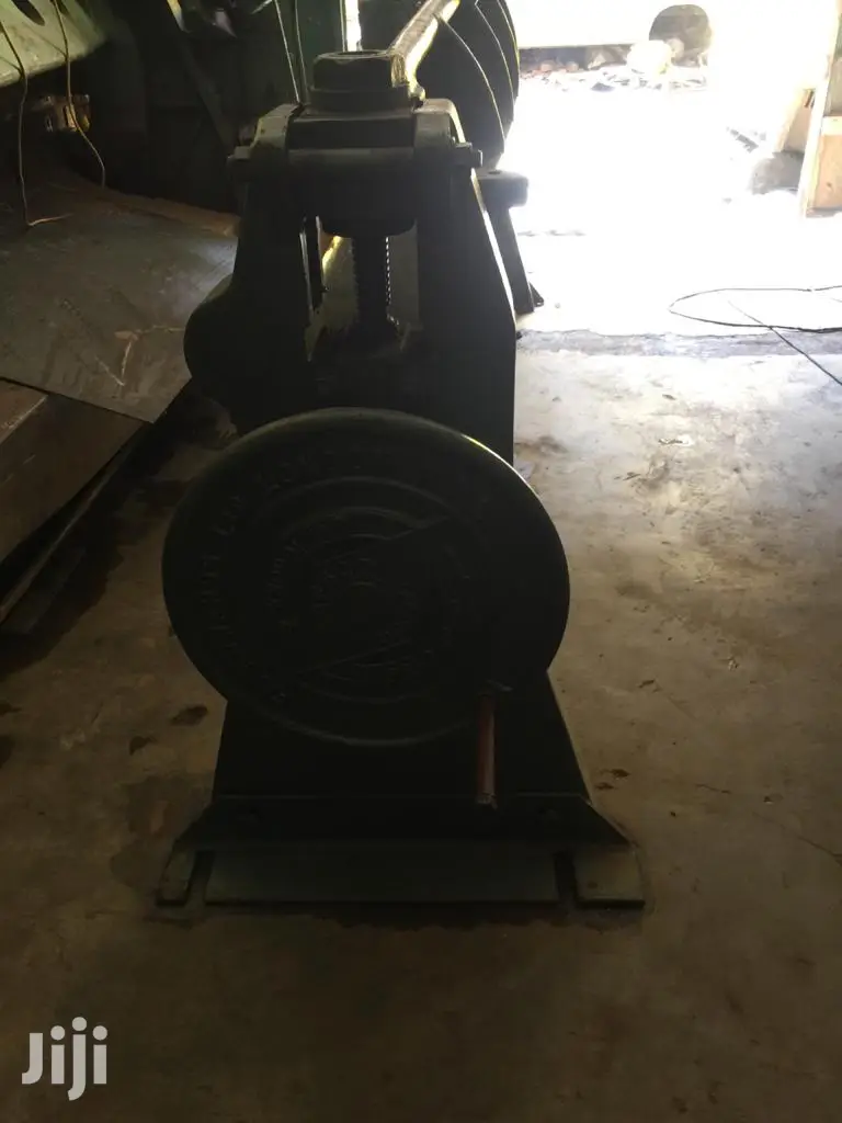 Ex-Uk Manual Folding Machine