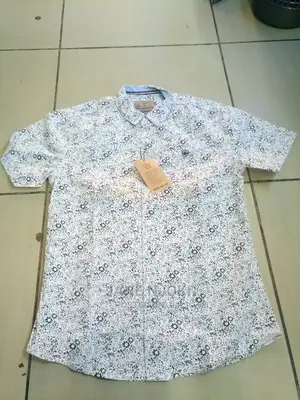 Sort Sleeved Shirt