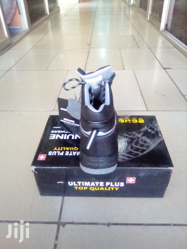Ultimate Plus Work Safety Shoe - main view