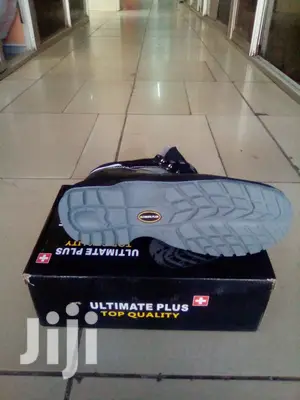 Ultimate Plus Work Safety Shoe