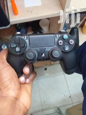 PS4 Controller