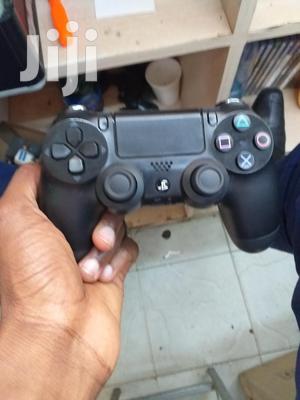 PS4 Controller