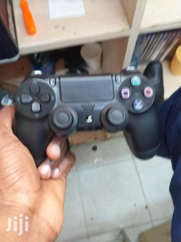 PS4 Controller - thumbnail 3