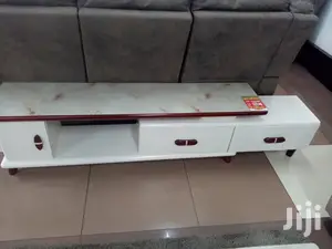 Extendable TV Stand