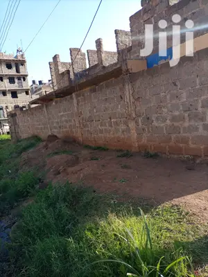 Selling Juja Plot Comprising of 3 One Bedroom From Thika Rd