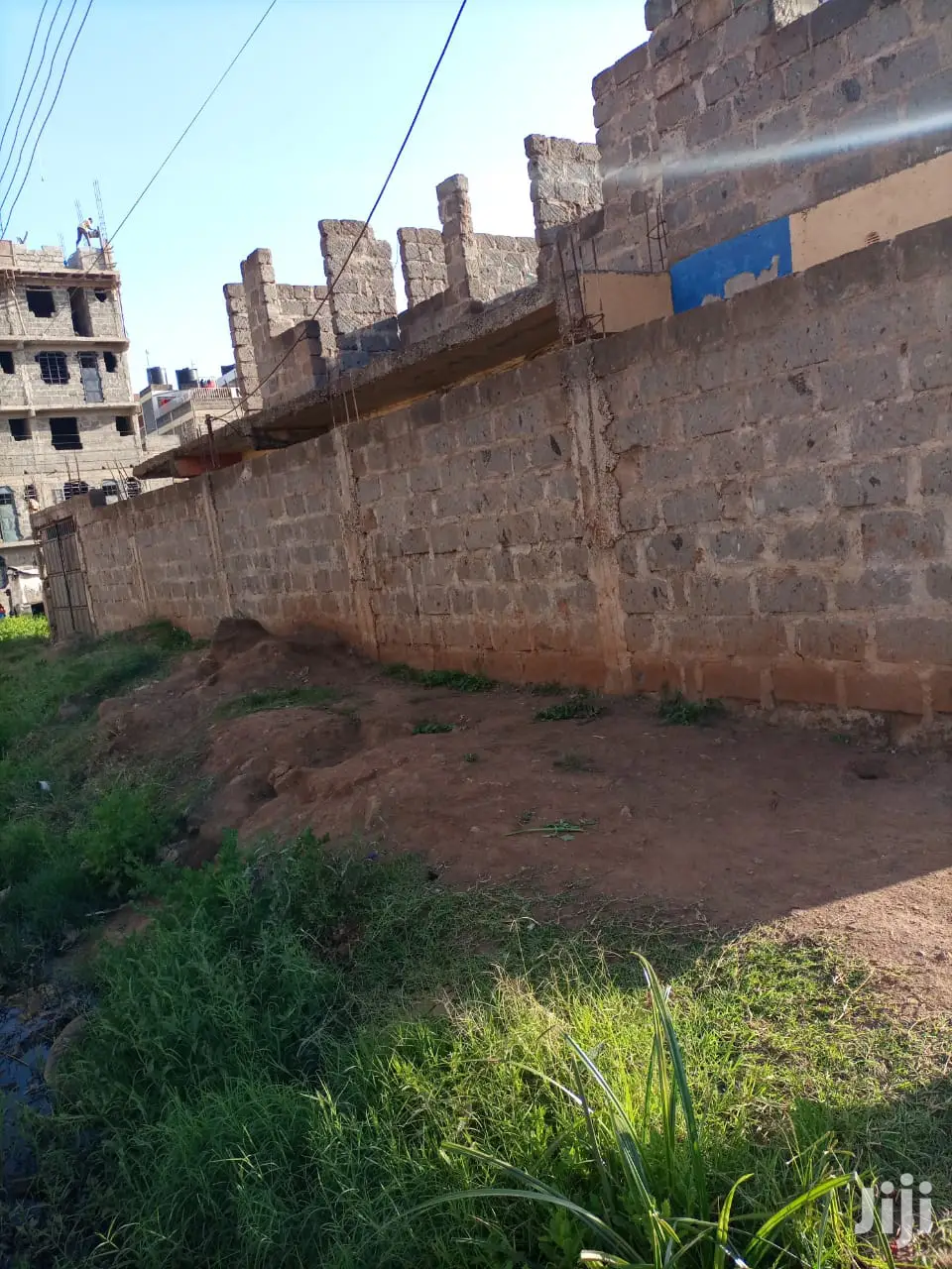 Selling Juja Plot Comprising of 3 One Bedroom From Thika Rd