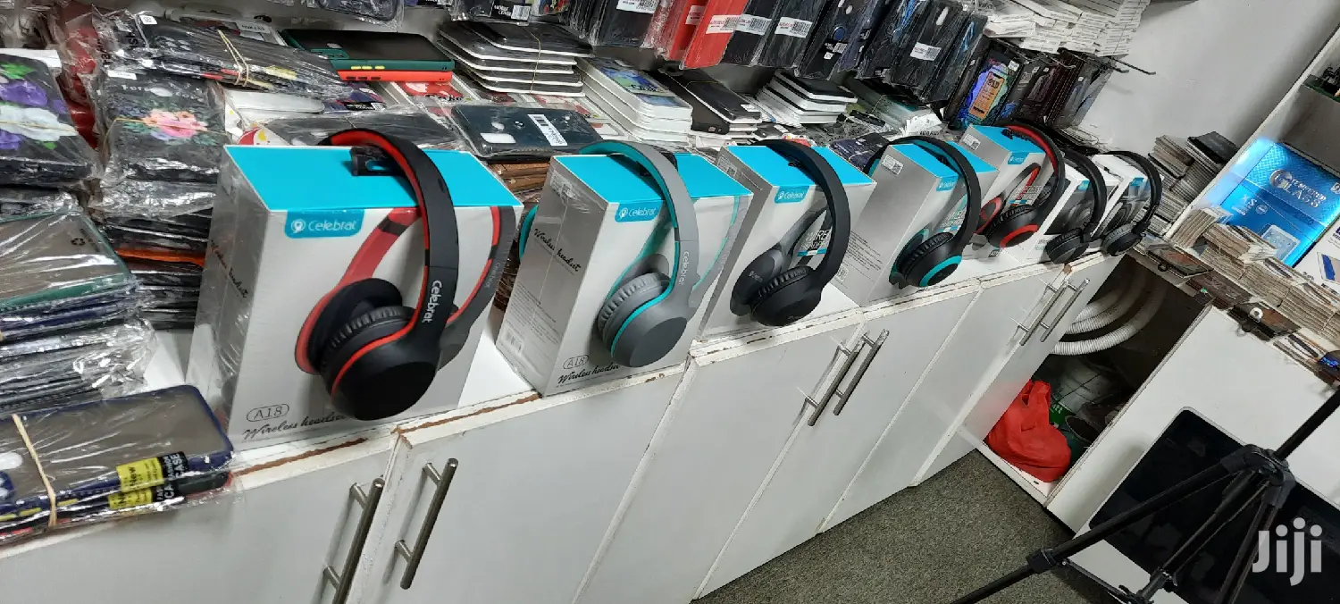 Celebrat Stereo Wired/Wireless Head Set.