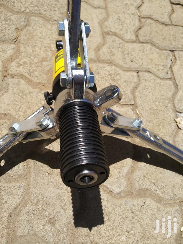 Hydraulic Gear Puller Max Spread of 250mm - thumbnail 2