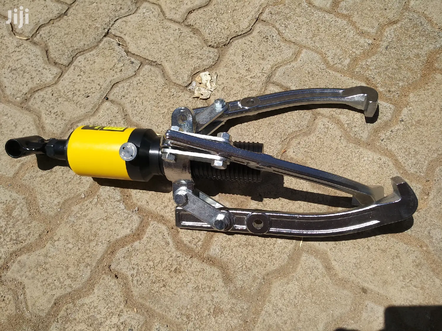 Hydraulic Gear Puller Max Spread of 250mm