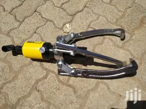 Hydraulic Gear Puller Max Spread of 250mm