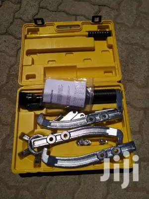 Hydraulic Gear Puller Max Spread of 250mm
