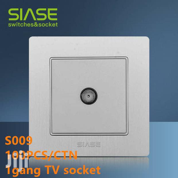 Single Socket 15a - thumbnail 4