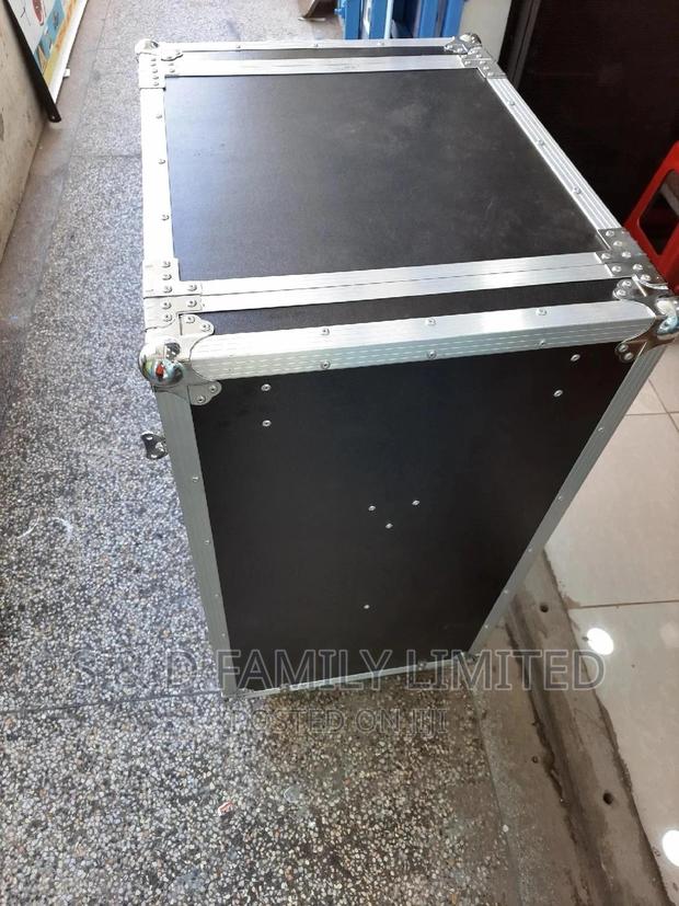 16U Closed Sound Rack