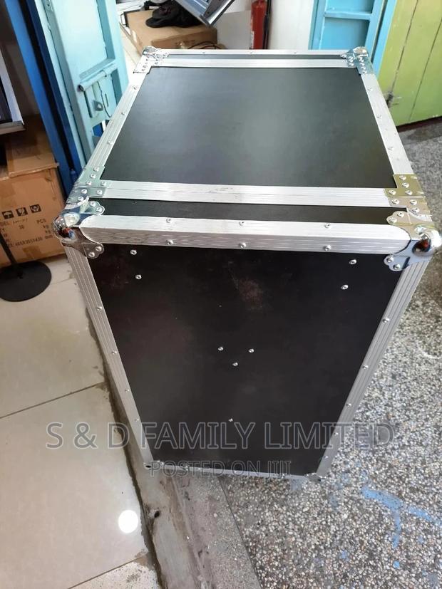 16U Closed Sound Rack - thumbnail 2