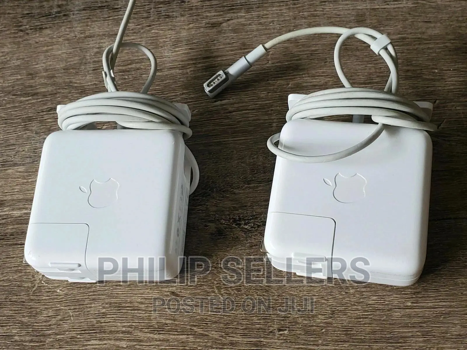 Original Oem 45W AC Power Adapter A1244 A1374 for Apple A136