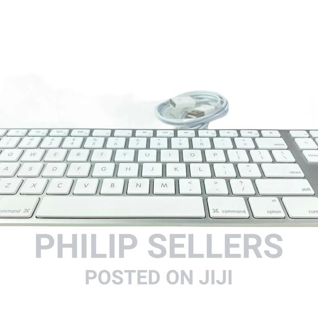 Apple A1243 USB Wired Keyboard Numeric Keypad UK English (MB - main view