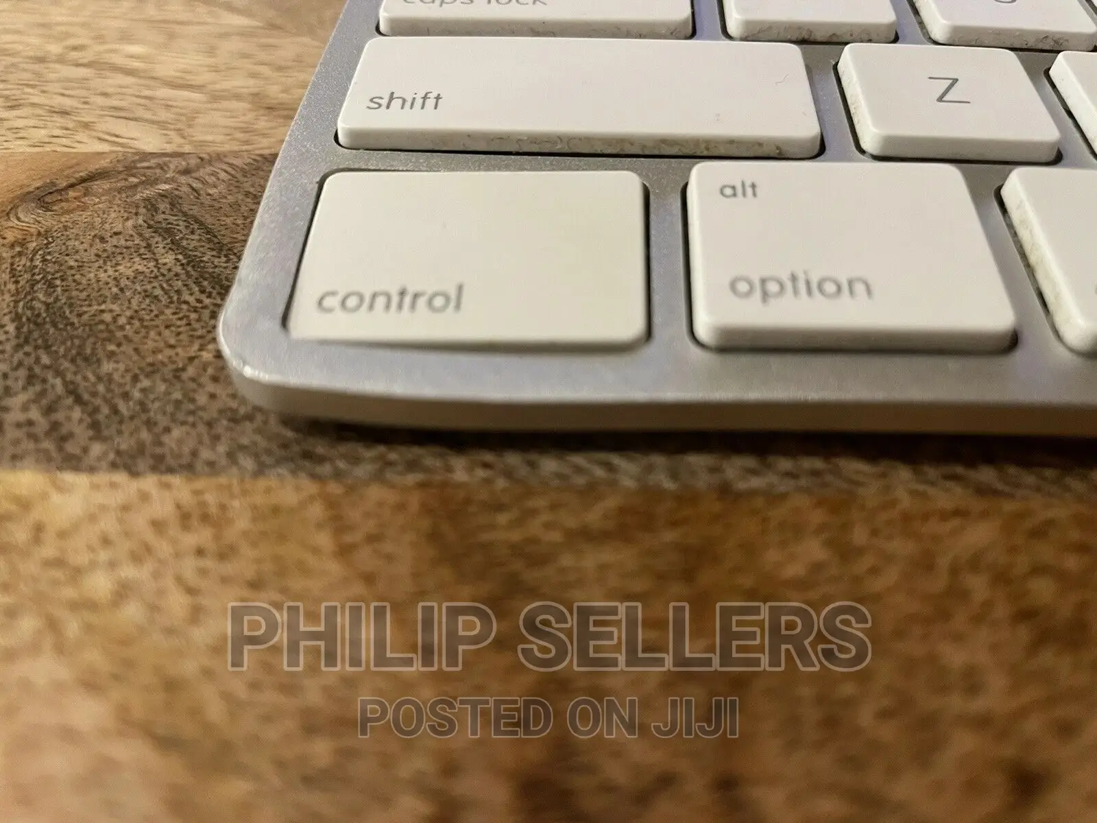 Genuine Apple A1243 Full Size Wired Keyboard With Numpad