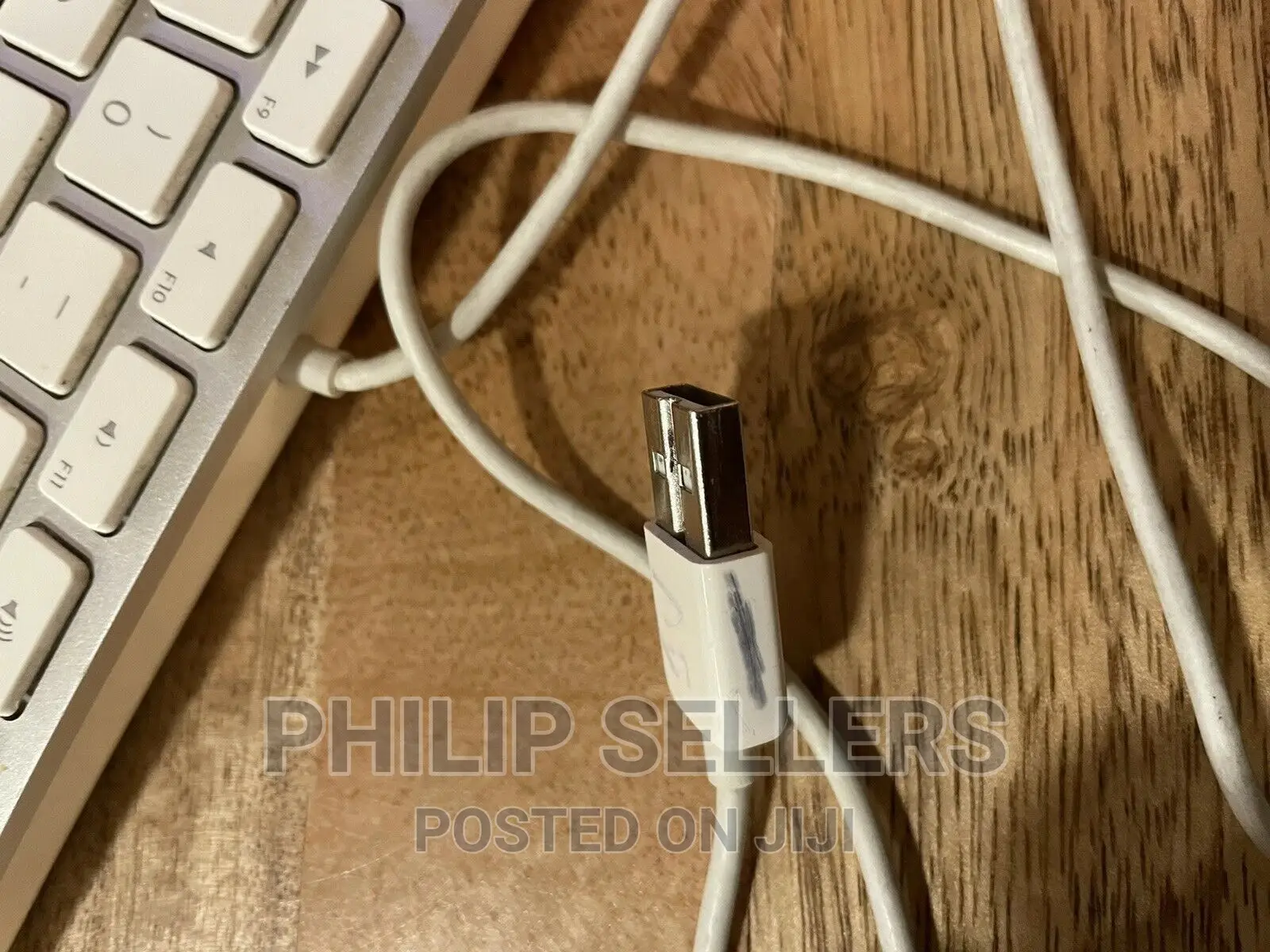 Genuine Apple A1243 Full Size Wired Keyboard With Numpad