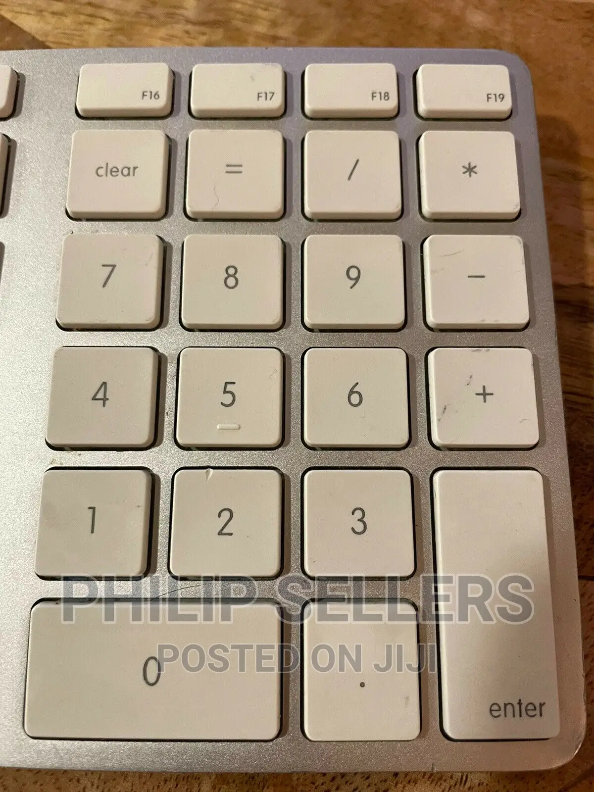 Genuine Apple A1243 Full Size Wired Keyboard With Numpad